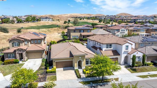 2715 Palatino Ct, Dublin CA: https://media.crmls.org/mediaz/0ea5950d-04b9-4dec-bcdf-cee8ad982808.jpg