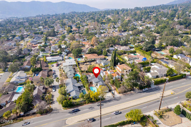 4917 Angeles Crest Highway, La Canada Flintridge CA: https://media.crmls.org/mediaz/0ea5b7a3-c5dd-4e4f-9ba9-7adfae13e2c9.jpg