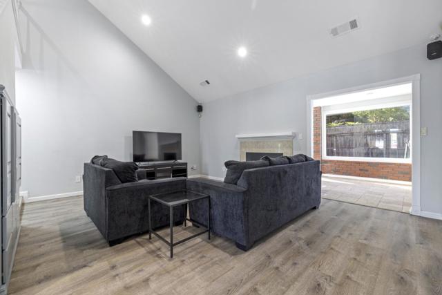 Image 18 of 40 For 2604 Snyder Avenue