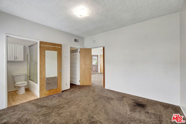 9855 Emperor Avenue, Arcadia CA: https://media.crmls.org/mediaz/0ea5dad4-16e9-43c8-a87b-56b0d4fbf72f.jpg