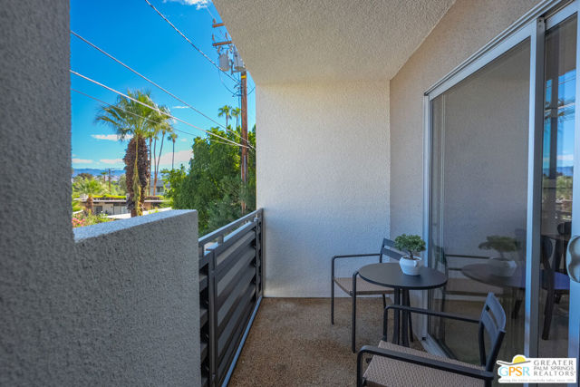 588 E San Lorenzo Road #204, Palm Springs, CA 92264