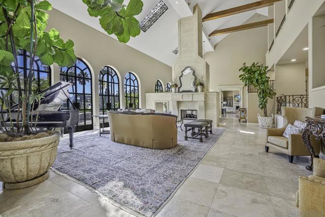 5305 La Crescenta, Rancho Santa Fe CA: https://media.crmls.org/mediaz/0ea67391-3557-4f6e-985d-5e4a2fe6b126.jpg