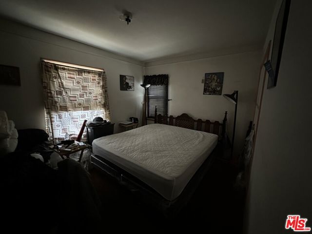 10332 S Gramercy Place, Los Angeles CA: https://media.crmls.org/mediaz/0ea6d47a-7ac8-4197-9b97-4fcc5b57aff6.jpg