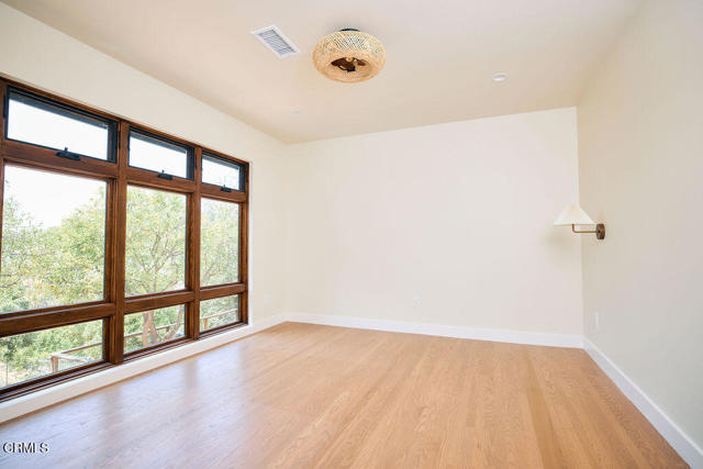 Detail Gallery Image 13 of 35 For 2135 Navarro Ave, Altadena,  CA 91001 - 3 Beds | 2 Baths