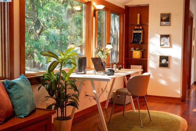 351 El Toyonal, Orinda CA: https://media.crmls.org/mediaz/0ea7d7e6-9992-409e-bd14-2bce2317f83a.jpg