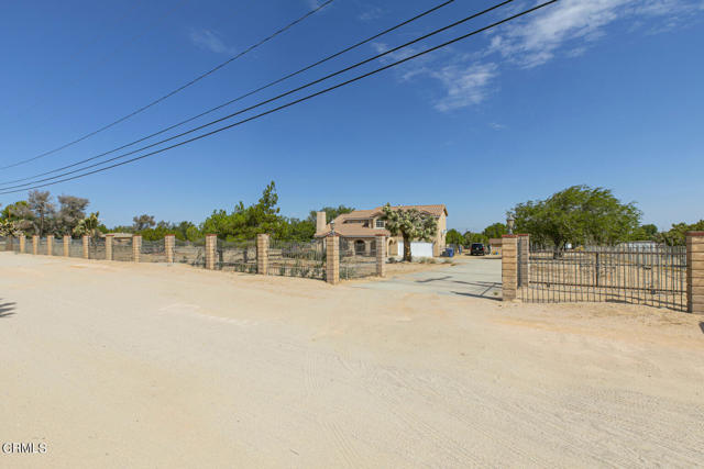 3831 E Ave T 8, Palmdale CA: https://media.crmls.org/mediaz/0ea86f47-7650-40a3-9fef-1aae0f1c7dad.jpg