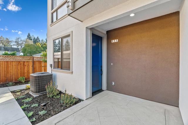 955 Woodside Road, Redwood City CA: https://media.crmls.org/mediaz/0ea8ee3d-8abb-4e30-92ce-39809fd3f230.jpg