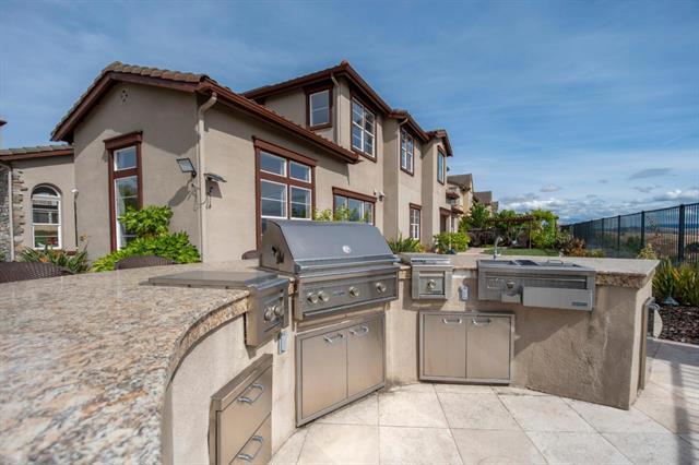 4701 Hill Top View Place, San Jose CA: https://media.crmls.org/mediaz/0ea91a70-adad-4cfd-a704-52d7318109ca.jpg