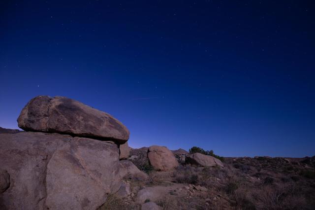 1 Dragonfly Lane, Pioneertown CA: https://media.crmls.org/mediaz/0ea988cd-f7aa-46a6-a280-1314508fa194.jpg
