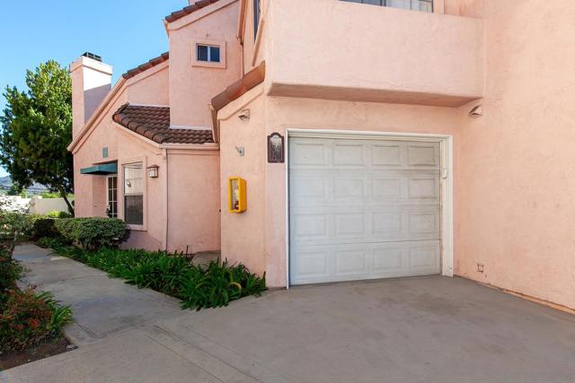 12039 Calle De Leon Drive, El Cajon CA: https://media.crmls.org/mediaz/0ea9bb4c-a6ee-4127-8774-d28ad6f47dba.jpg