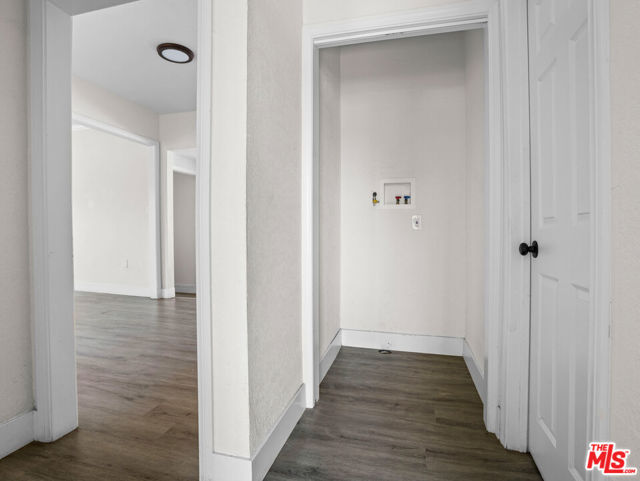 891 E 6th Street, Pomona CA: https://media.crmls.org/mediaz/0eaa6da4-8b11-4d54-a6c8-803ab90c501c.jpg