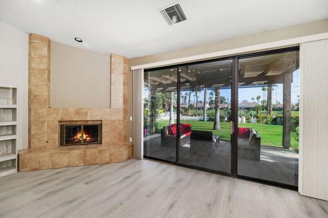 10321 Sunningdale Drive, Rancho Mirage CA: https://media.crmls.org/mediaz/0eaae95b-aabf-4e0e-bb72-bb85bfb3b006.jpg