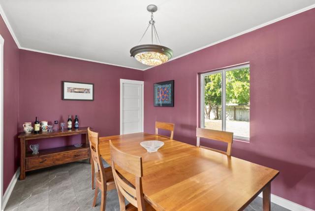 414 Vermont Avenue, Moss Beach CA: https://media.crmls.org/mediaz/0eab00a0-b9d7-4934-a111-33bdb387a8af.jpg
