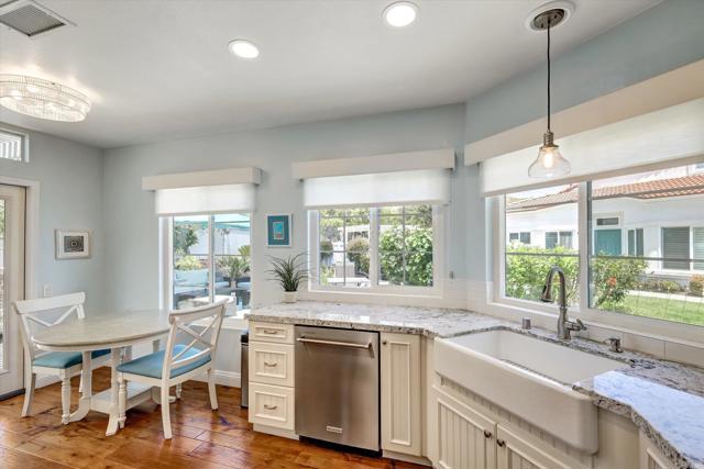 3372 Corsica Way, Oceanside CA: https://media.crmls.org/mediaz/0eab39ea-54f6-4f45-8a93-a46609e00a31.jpg