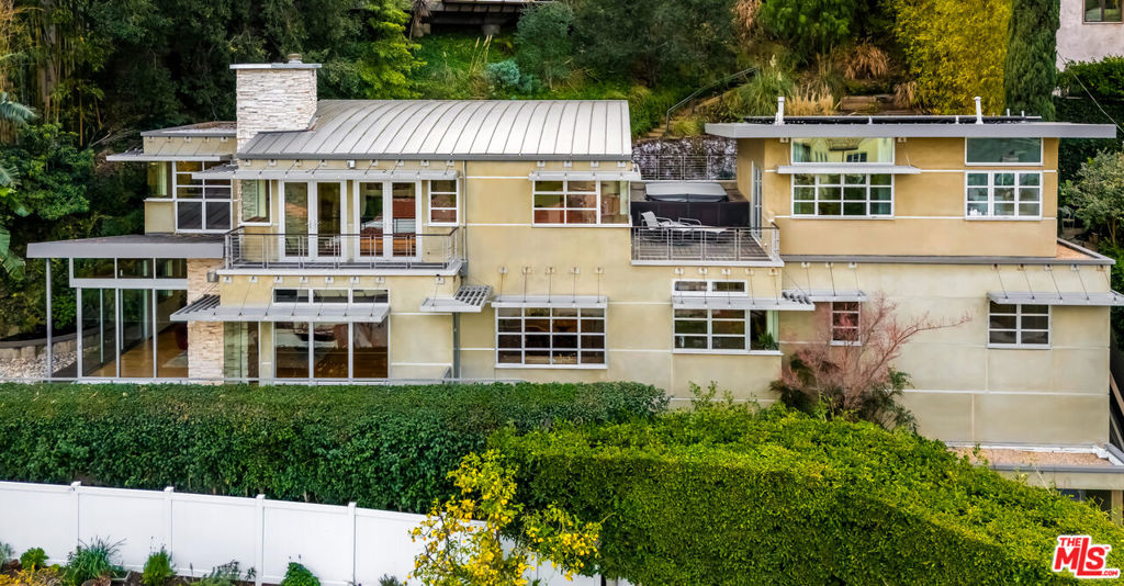 1625 N Crescent Heights Boulevard