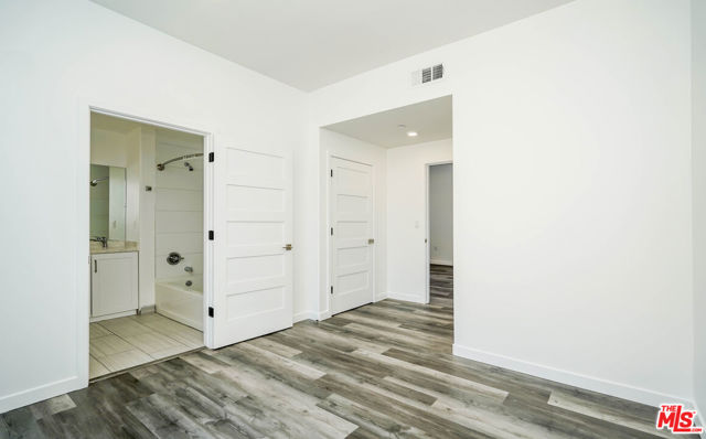 2701 James M Wood Boulevard, Los Angeles CA: https://media.crmls.org/mediaz/0eac0582-5d8d-4a39-b9c7-ae9d8879da53.jpg