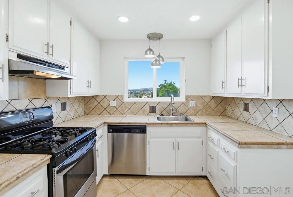 725 4th Ave - photo 14