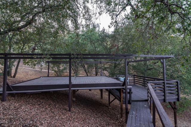 23898 Crown Hill Ln, Escondido CA: https://media.crmls.org/mediaz/0eaccd03-d1f3-4f2e-a980-b9d34e854b9c.jpg