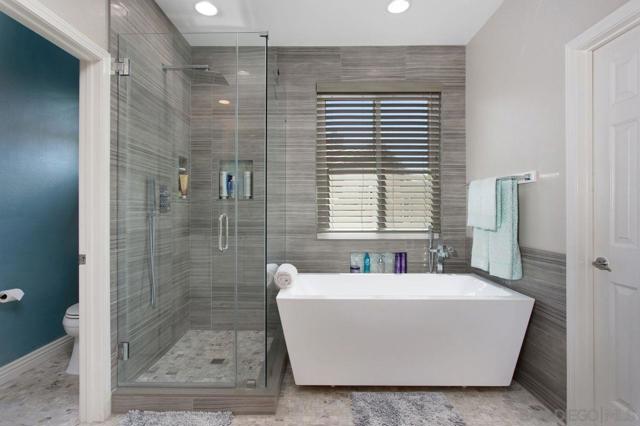 1217 BELLEFLOWER RD, Carlsbad CA: https://media.crmls.org/mediaz/0ead1e67-aa2e-4369-b4b7-b626301b3bb3.jpg