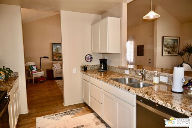 2117 Sunshine Way, Palm Springs CA: https://media.crmls.org/mediaz/0ead2db2-42fe-4a22-a6f2-060dc3fe528a.jpg