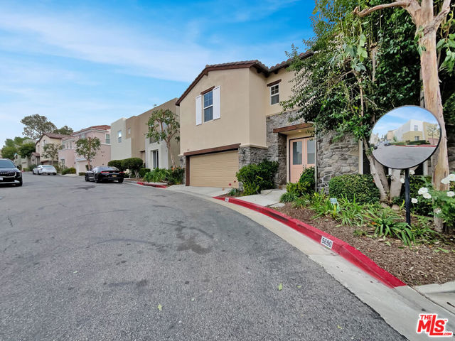 5692 Como Circle, Woodland Hills CA: https://media.crmls.org/mediaz/0ead725d-4d9b-42d2-a3cb-ad83e67a93ac.jpg