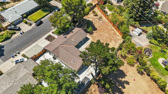 5701 Lewis Way, Concord CA: https://media.crmls.org/mediaz/0eadb7b9-6dea-4468-9842-5beff025a396.jpg