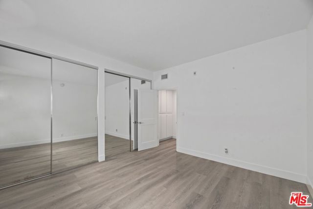 1136 S Shenandoah Street, Los Angeles CA: https://media.crmls.org/mediaz/0eadf750-850d-4e67-ad57-fc7b88307658.jpg