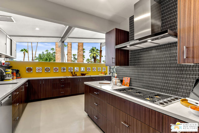 2455 S Via Lazo, Palm Springs CA: https://media.crmls.org/mediaz/0eae1fbf-d5ba-4b8f-ad0d-b4cb93aaaf42.jpg