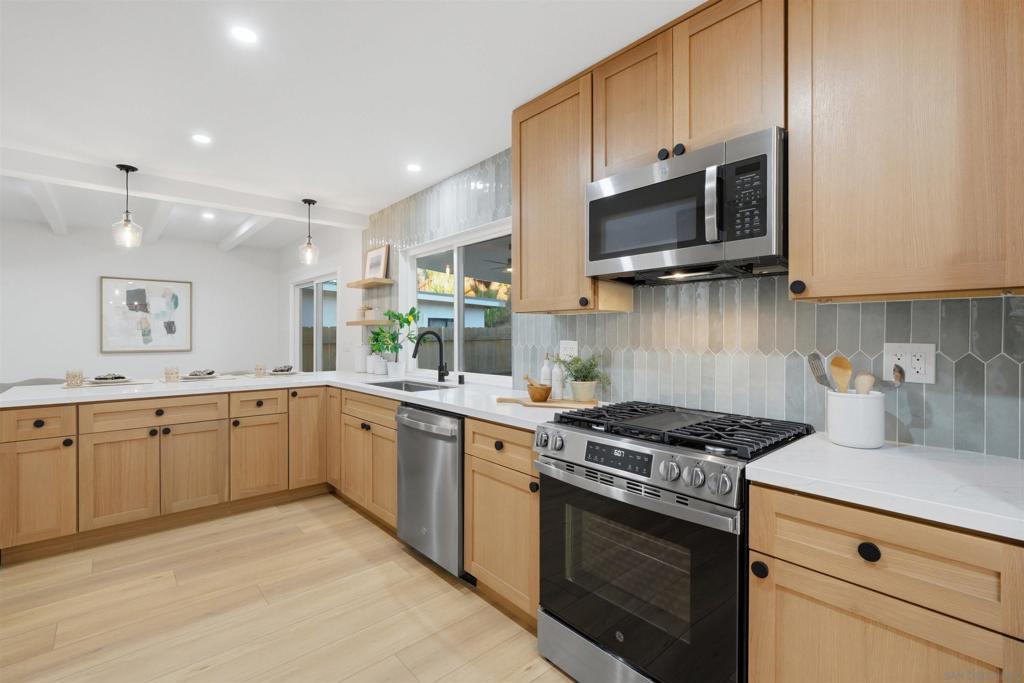8003 Hillandale - photo 16