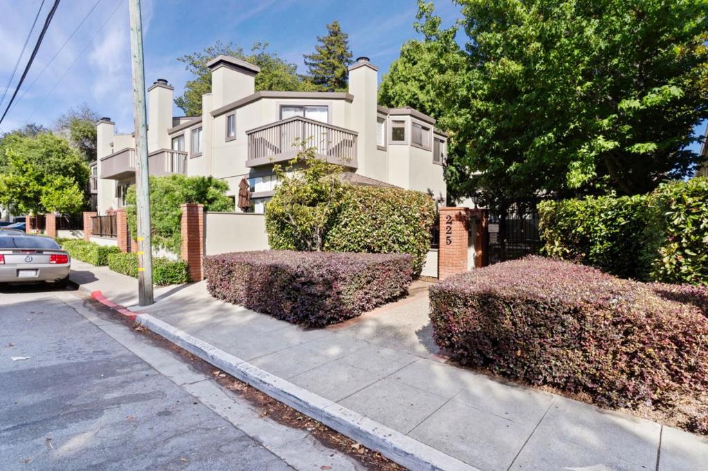 225 E Santa Inez Avenue #15