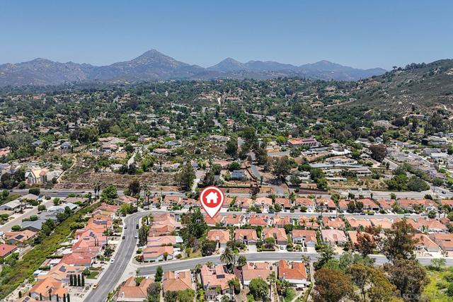16078 AVENIDA AVEIRO, San Diego CA: https://media.crmls.org/mediaz/0eaf91e3-193e-433a-8c6b-2bab9c9e06d3.jpg