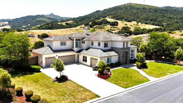 531 Via Vaquero Sur, San Juan Bautista CA: https://media.crmls.org/mediaz/0eb09c1a-d654-460f-990b-4002e66b1e7f.jpg