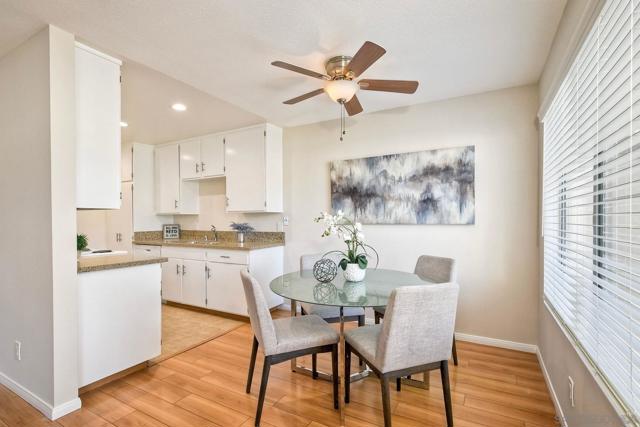 8660 Via Mallorca, La Jolla CA: https://media.crmls.org/mediaz/0eb2264f-00f2-46b1-ba74-0daad1adc858.jpg