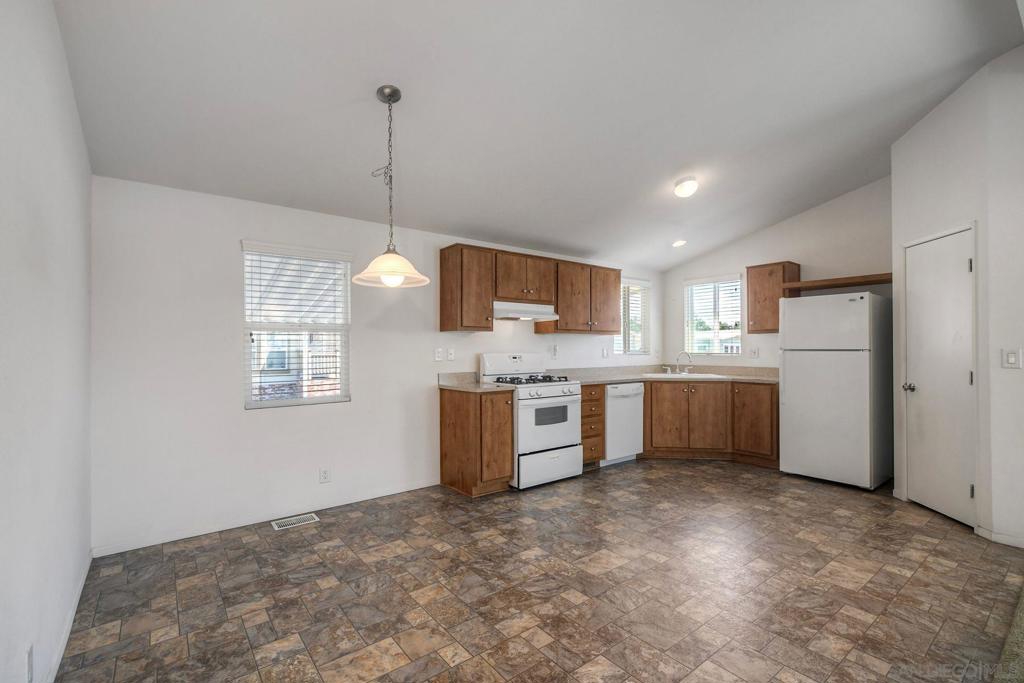 MLS #250038113SD image #8