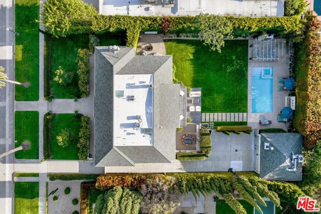 435 Plymouth Boulevard, Los Angeles, California 90020, 6 Bedrooms Bedrooms, ,6 BathroomsBathrooms,Single Family Residence,For Sale,Plymouth,24381363