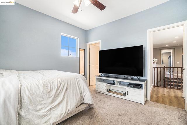 583 Sawgrass Way, Oakley CA: https://media.crmls.org/mediaz/0eb3a43c-c8b5-4d86-a75a-2d4a34c0a192.jpg