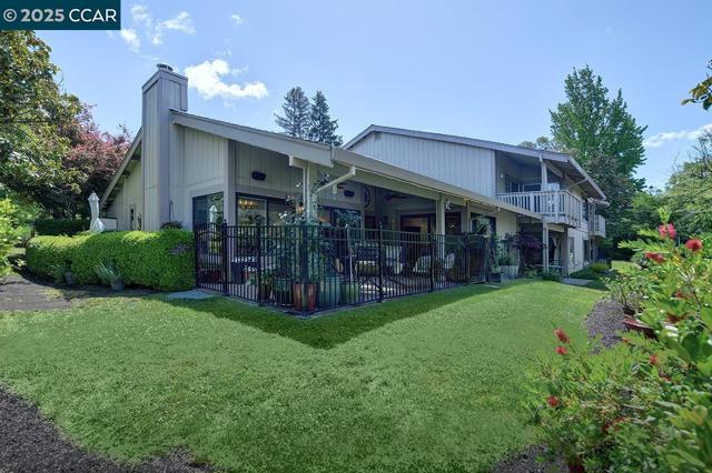 633 Terra California Dr, Walnut Creek CA: https://media.crmls.org/mediaz/0eb40f4e-13c7-4e33-8ab0-47dfd7f17ad9.jpg