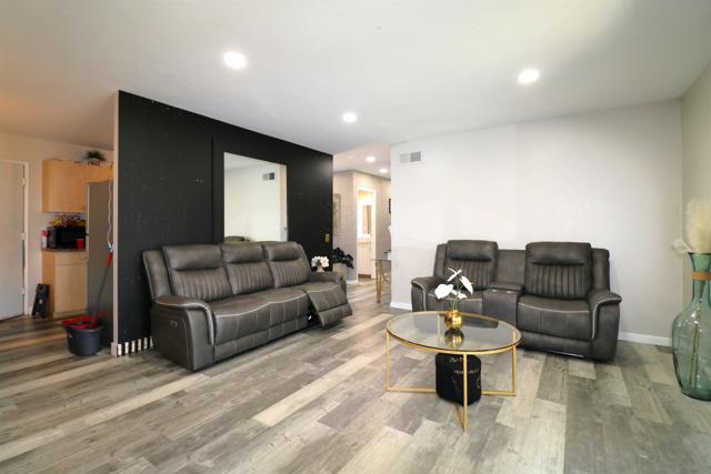 1252 Fourth Ave, Chula Vista CA: https://media.crmls.org/mediaz/0eb48370-174b-433a-b6b8-1c5951dc1a61.jpg