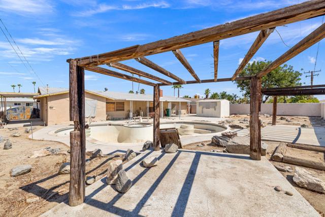 38280 Chuperosa Lane, Cathedral City CA: https://media.crmls.org/mediaz/0eb5a381-6faa-4d25-a2f0-4bbc24c98b4f.jpg