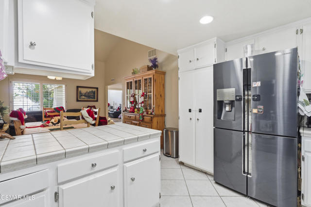 29148 Hillrise Drive, Agoura Hills CA: https://media.crmls.org/mediaz/0eb5a5c1-af05-4aa3-a933-22003e62f0d4.jpg