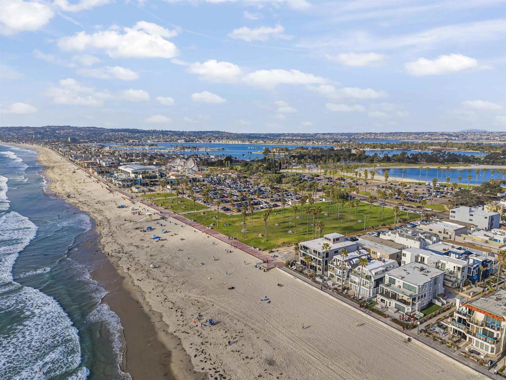 2999 Ocean Front Walk - photo 19