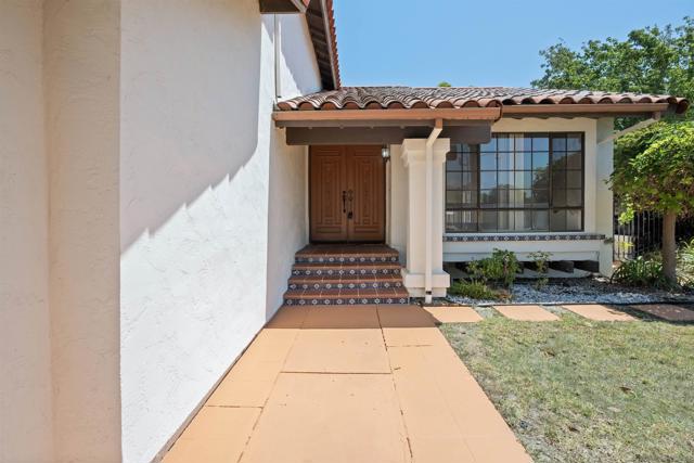 16205 Via Embeleso, San Diego CA: https://media.crmls.org/mediaz/0eb60026-ebd1-495e-872e-19ace09009f1.jpg