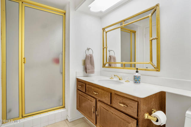 3008 Shadow Brook Lane, Westlake Village CA: https://media.crmls.org/mediaz/0eb65d62-8abc-4921-979d-b98f48219eeb.jpg