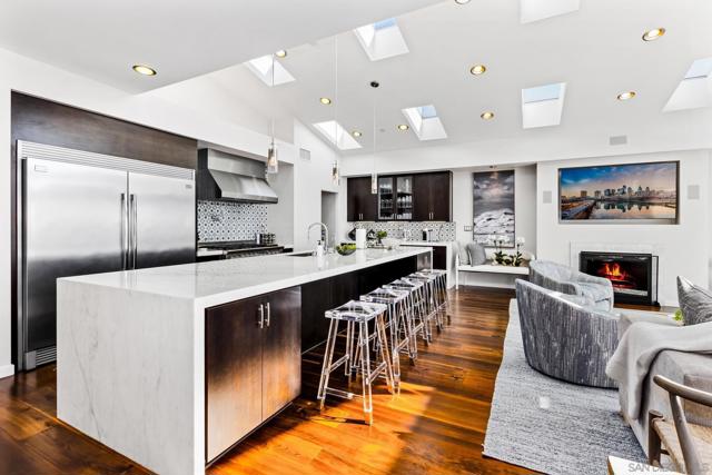 3705 Haines St, San Diego CA: https://media.crmls.org/mediaz/0eb68a5a-7f70-497f-9147-930a4dd03352.jpg