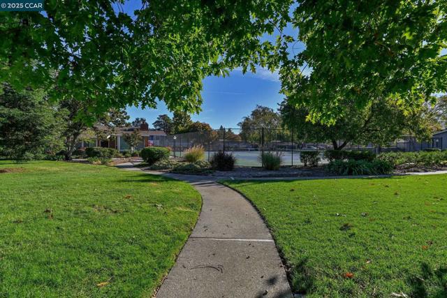 2830 Royal Ann Ln, Concord CA: https://media.crmls.org/mediaz/0eb6f075-b768-4201-b375-f13de2f78bb1.jpg