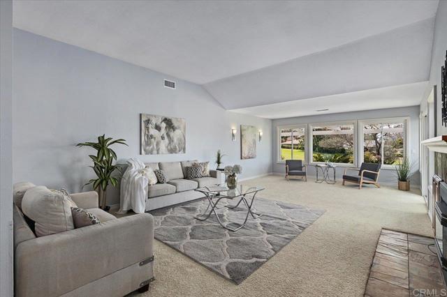 1054 La Sombra Drive, San Marcos CA: https://media.crmls.org/mediaz/0eb75ef2-5da0-4670-bfca-15e3ade22d79.jpg