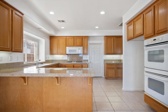 79573 Carmel Valley Avenue, Indio CA: https://media.crmls.org/mediaz/0eb76ce9-364b-49b3-934b-9b9e5ed36dea.jpg
