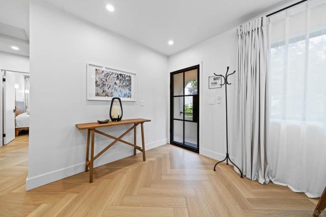 7372 76 Fay Ave, La Jolla CA: https://media.crmls.org/mediaz/0eb77dfb-f6c0-4e90-9fc1-584f35b94b80.jpg