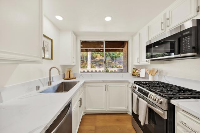1122 Grape St, San Marcos CA: https://media.crmls.org/mediaz/0eb79e45-0bf6-4b71-b5ea-10a04cec70be.jpg