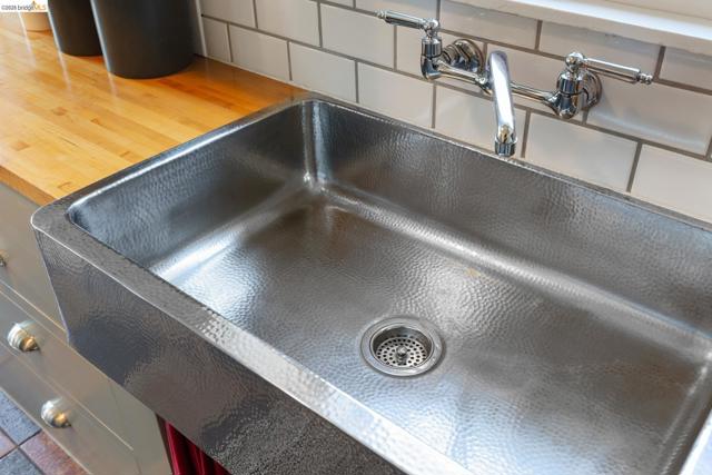 Image 13 of 38 For 812 19th St  